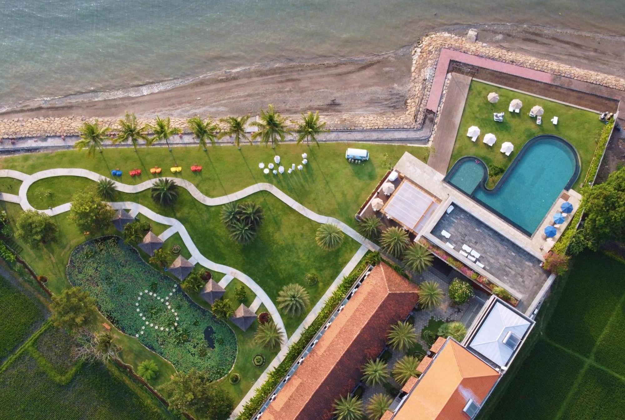Lovina Beach Club & Resort Exterior photo