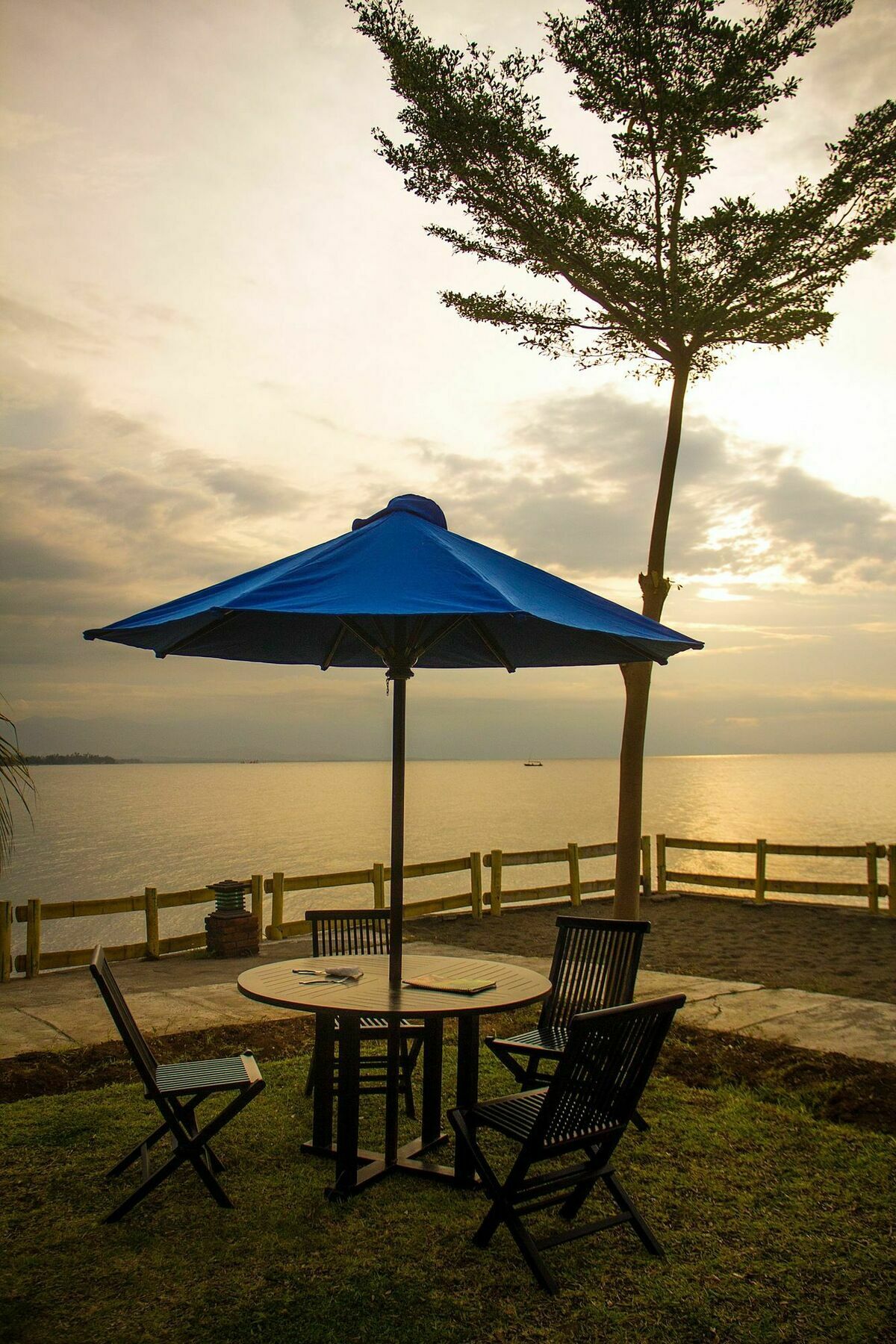 Lovina Beach Club & Resort Exterior photo