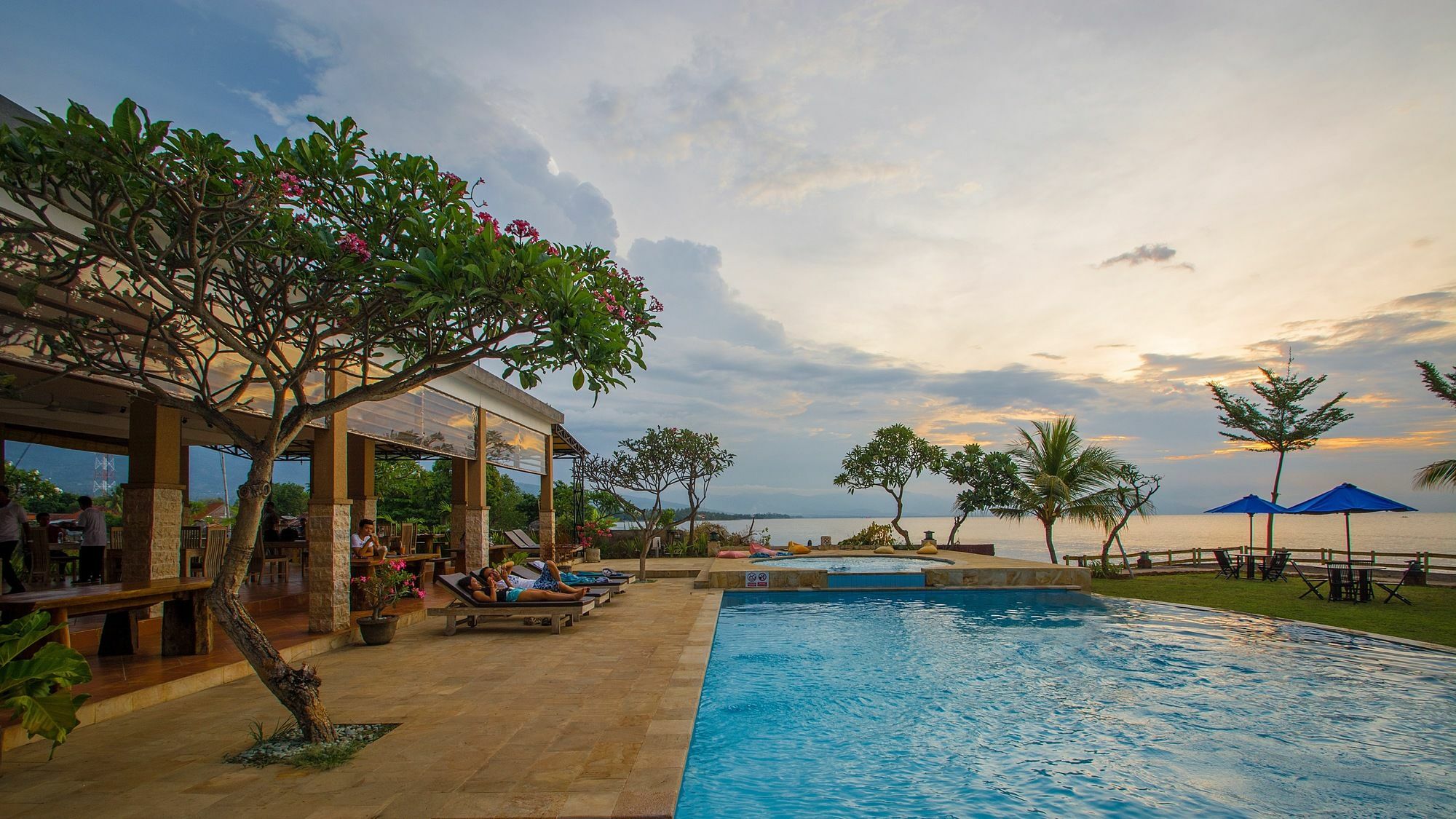 Lovina Beach Club & Resort Exterior photo